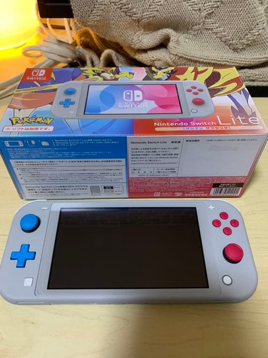 Nintendo Switch Lite ザシアンザマゼンタカラー