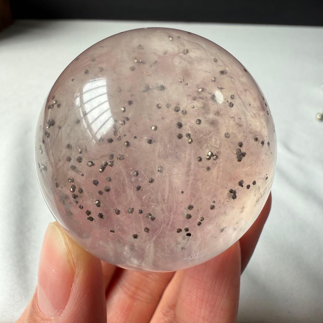 天然石パイライト共生フローライトのスフィア　丸玉　置物NO.020615