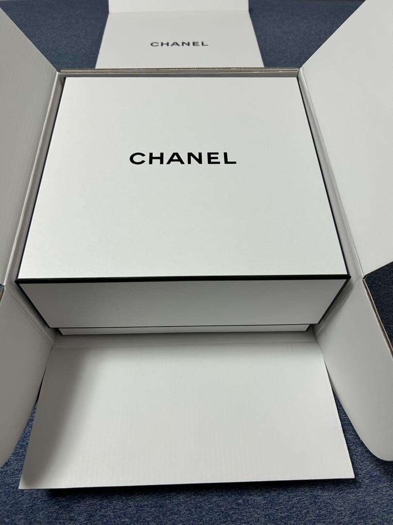 CHANEL ホリデー限定セット アイシャドウ アンド マスカラ、限定ポーチ付き