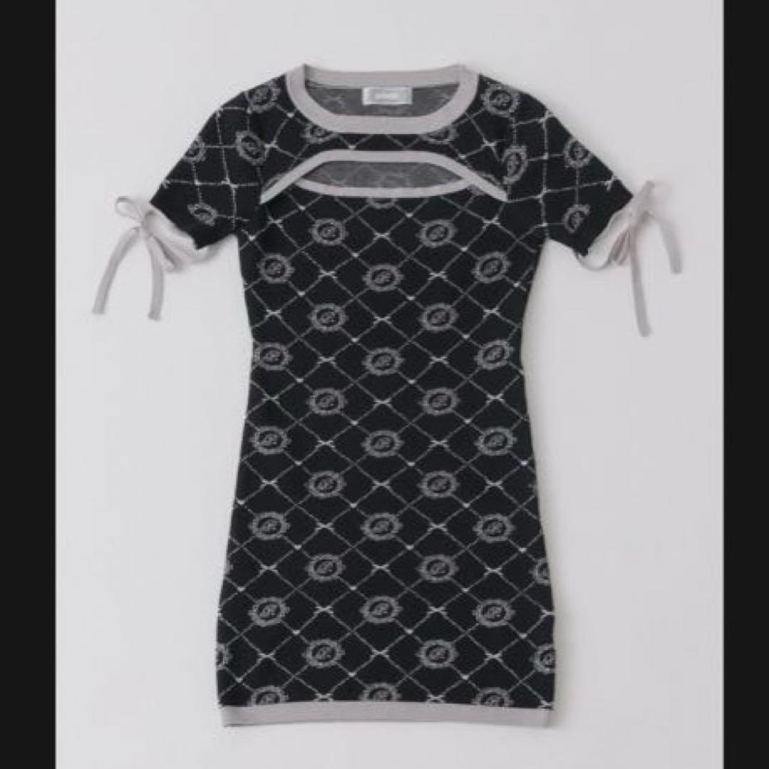 pium モノグラムカットアウトニットワンピ