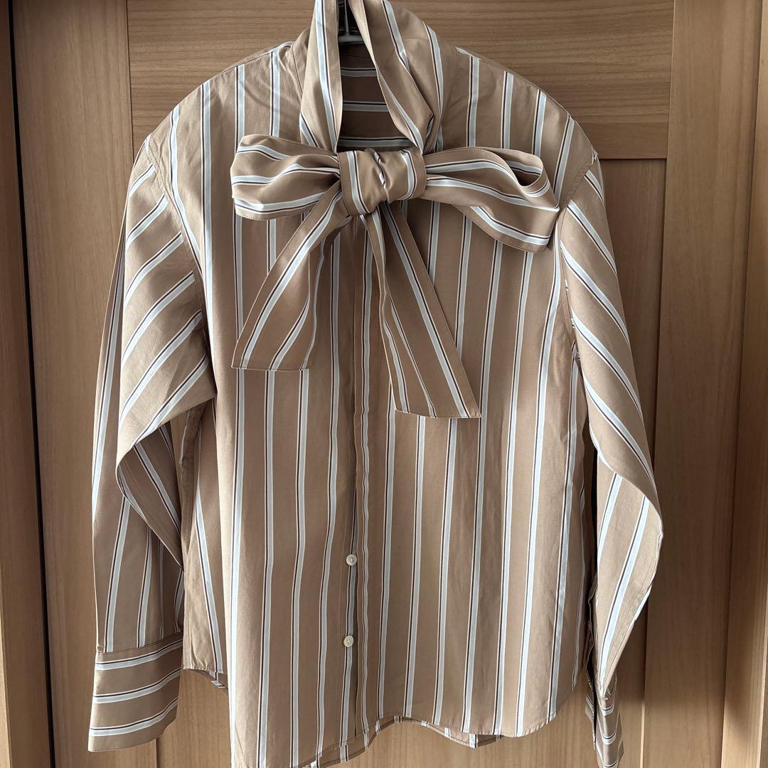 ファインブロードボウタイブラウス　トゥモローランド