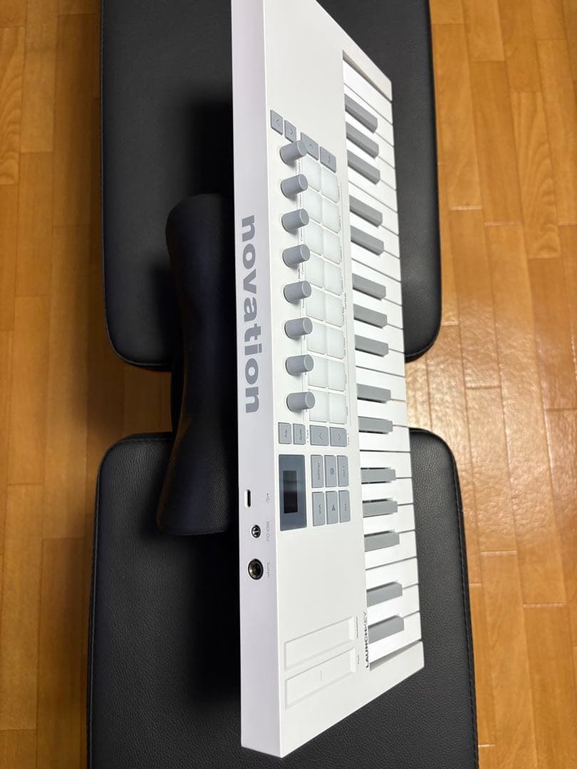 DTM・DAW Launchkey Mini 37 MK4 White