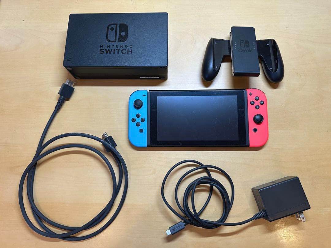 Nintendo Switch 本体 付属品あり 純正ケース付き 動作確認済