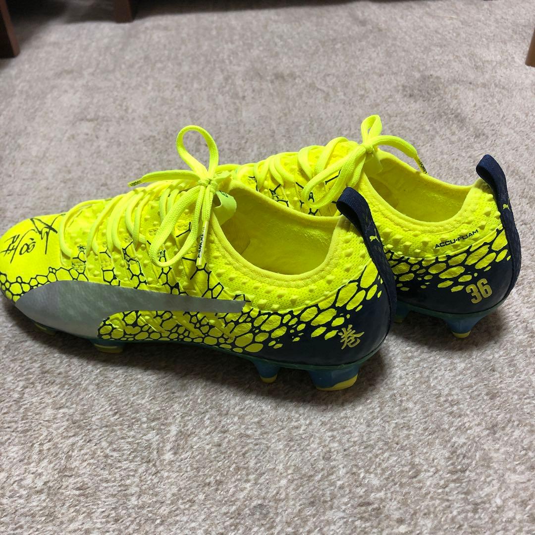 巻誠一郎 【特注】直筆サイン入りスパイク　元ロアッソ熊本、ジェフ市原・千葉