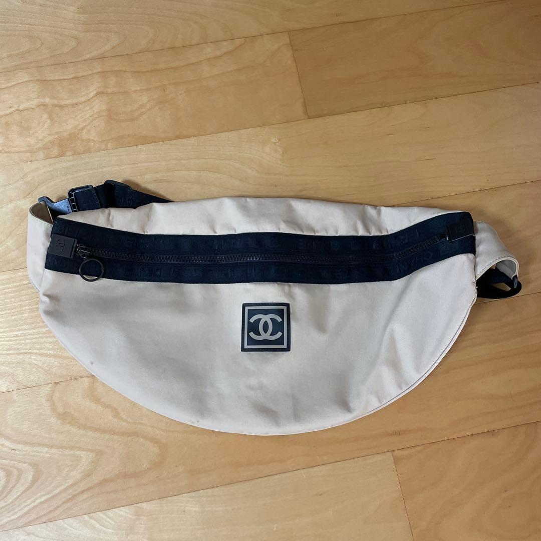 CHANEL ボディバッグ ベージュ・ネイビー