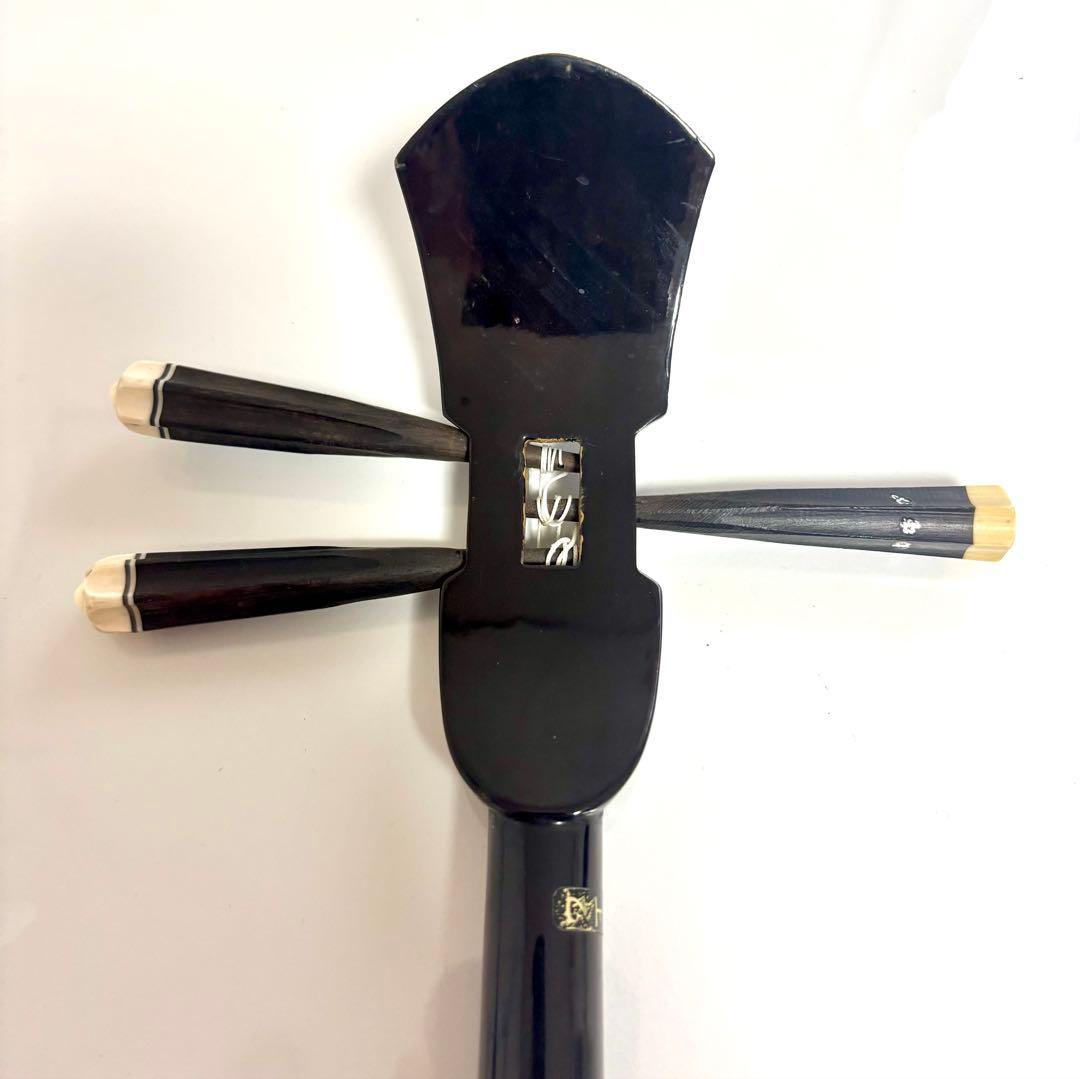 沖縄三線 人口皮 蝶のデザイン ハードケース付