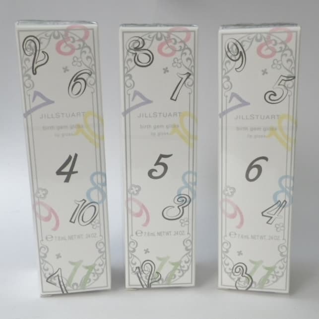 ０８ジルスチュアート新品バースジェム グロス限定 未開封ペリドット チャーム