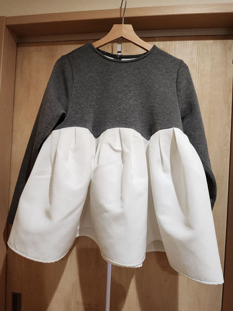 Fitmore 　ボリュームタックペプラムトップス