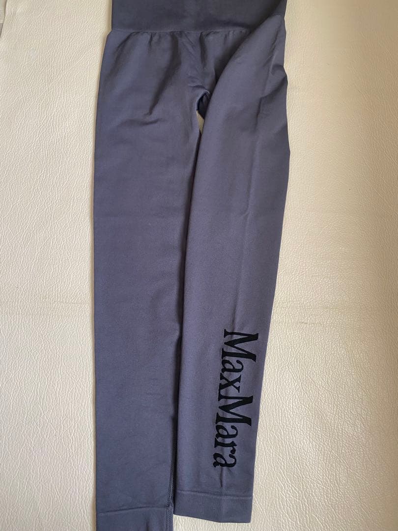 MaxMara グレー ロゴ入りレギンス Mサイズ
