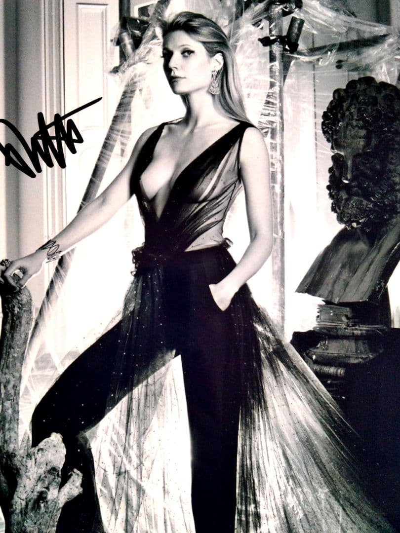 グウィネス・パルトロー直筆サイン入り超大型写真…大いなる遺産…