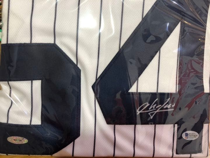 【1月SALE】MLBアロルディス・チャップマン直筆サイン入りユニフォーム