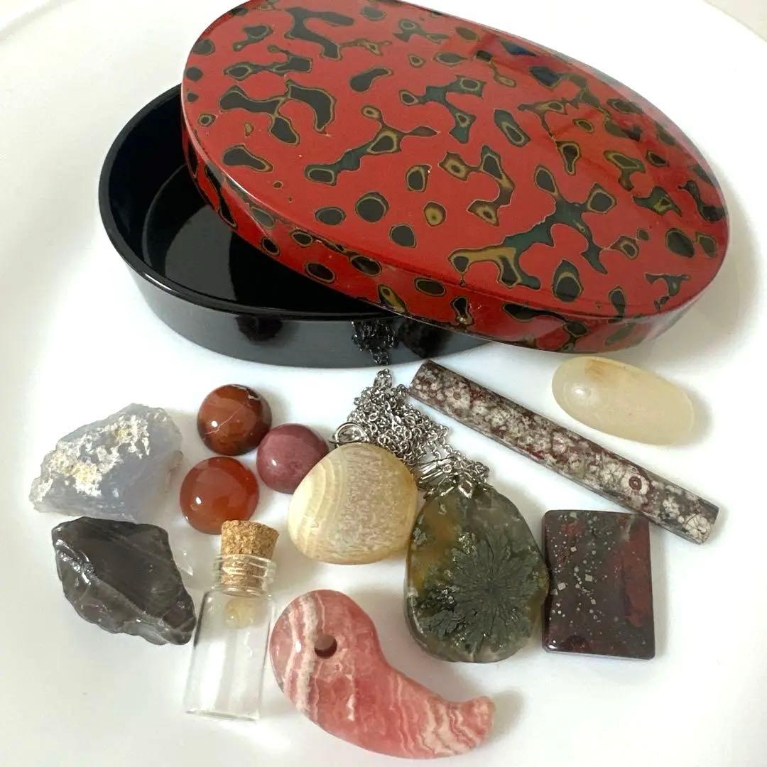 青森県をまるっと堪能できちゃう津軽塗の小箱＋赤いタコちゃんジャスパー付