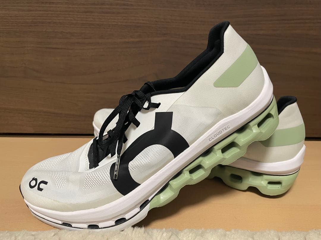 【美品】on Cloudboom Echo クラウドブームエコー　26.0cm