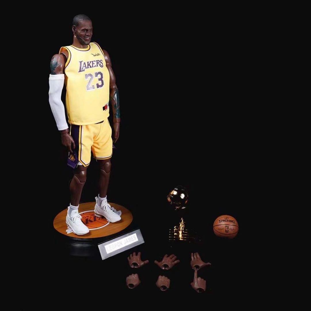 レブロン・ジェームズ　1/6 フィギュア　NBA