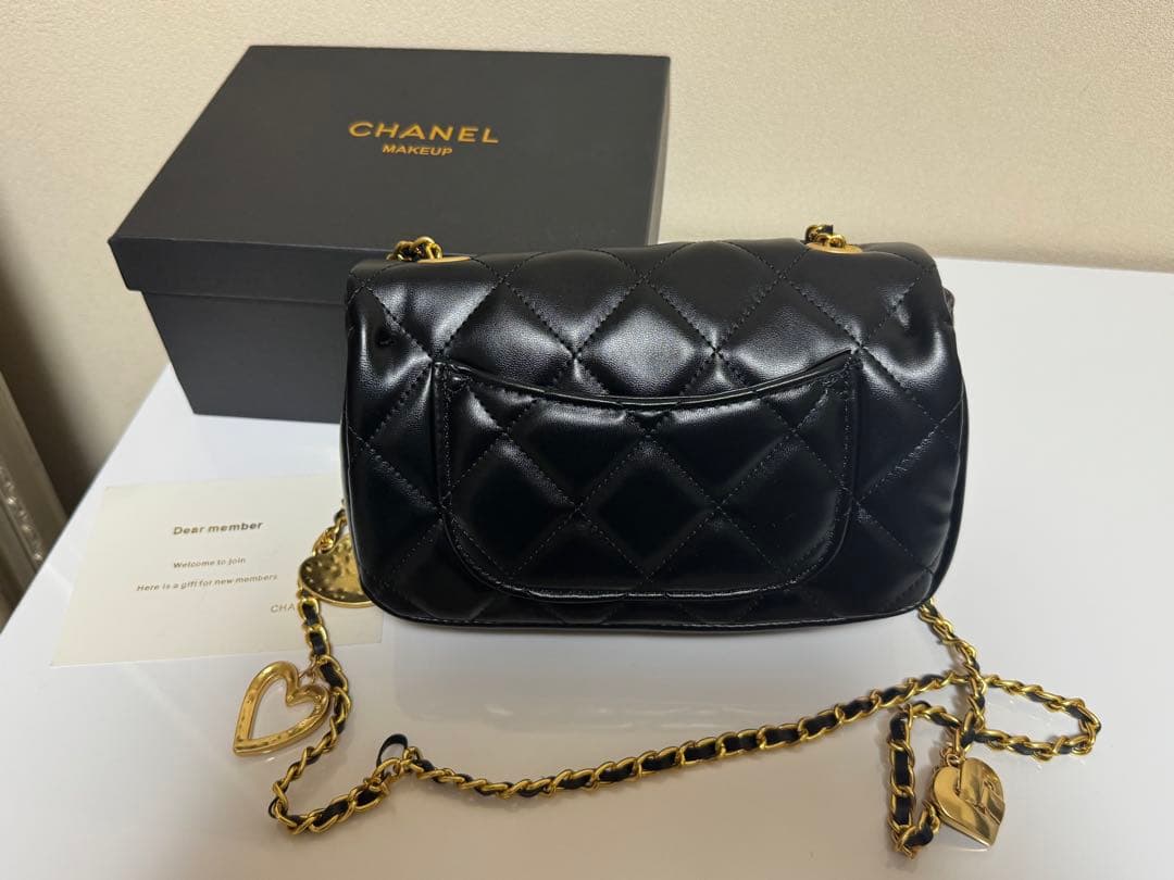 CHANEL MAKEUP キルティングショルダーノベルティ　ハートチェーン