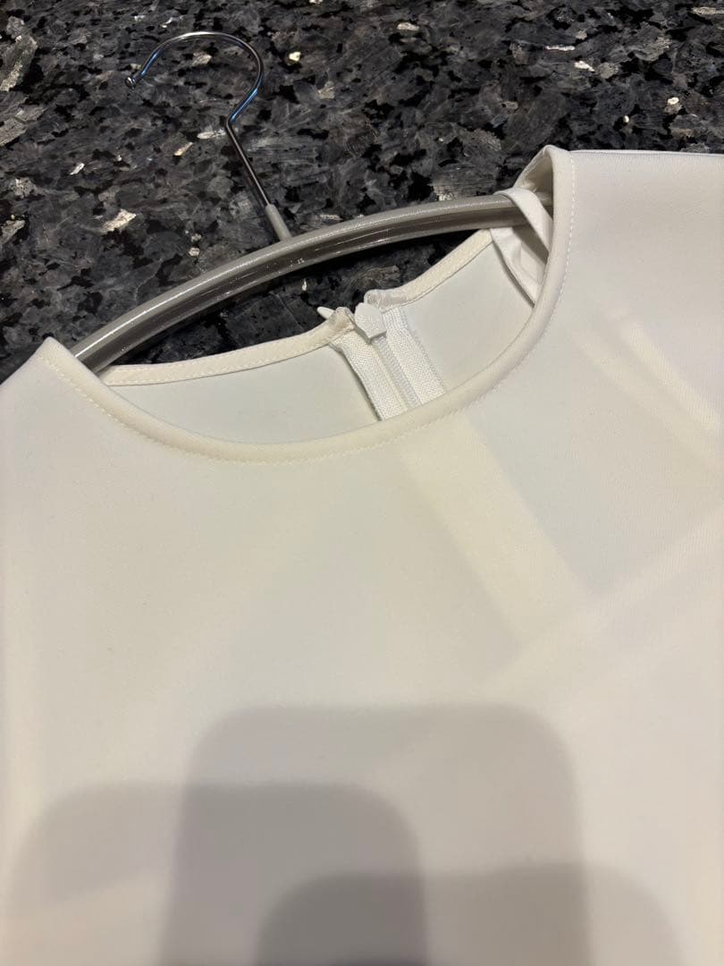 Kumi様⭐︎bluelea ⭐︎ヘムチュールドッキングプルオーバー 半袖⭐︎白