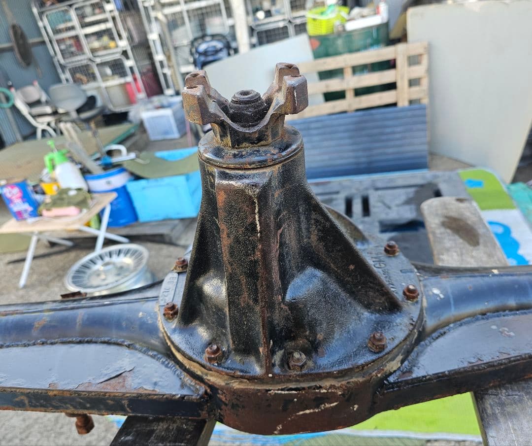 シボレーインパラ ホーシング デフです。