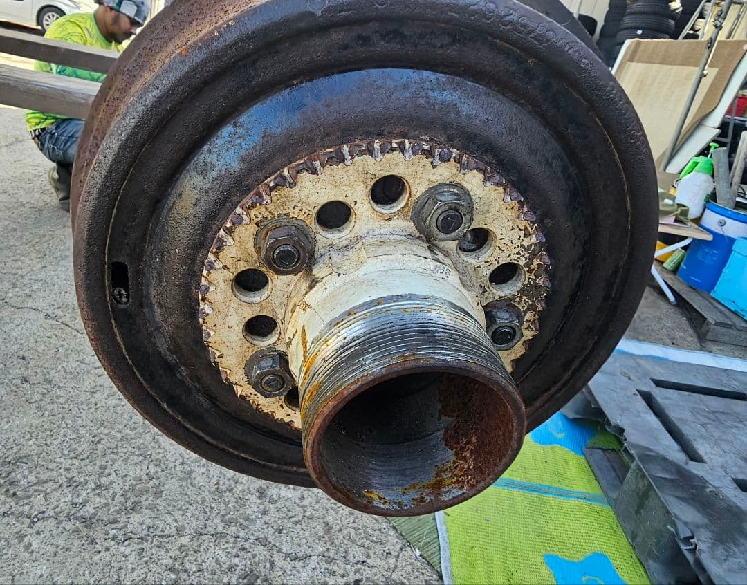 シボレーインパラ ホーシング デフです。