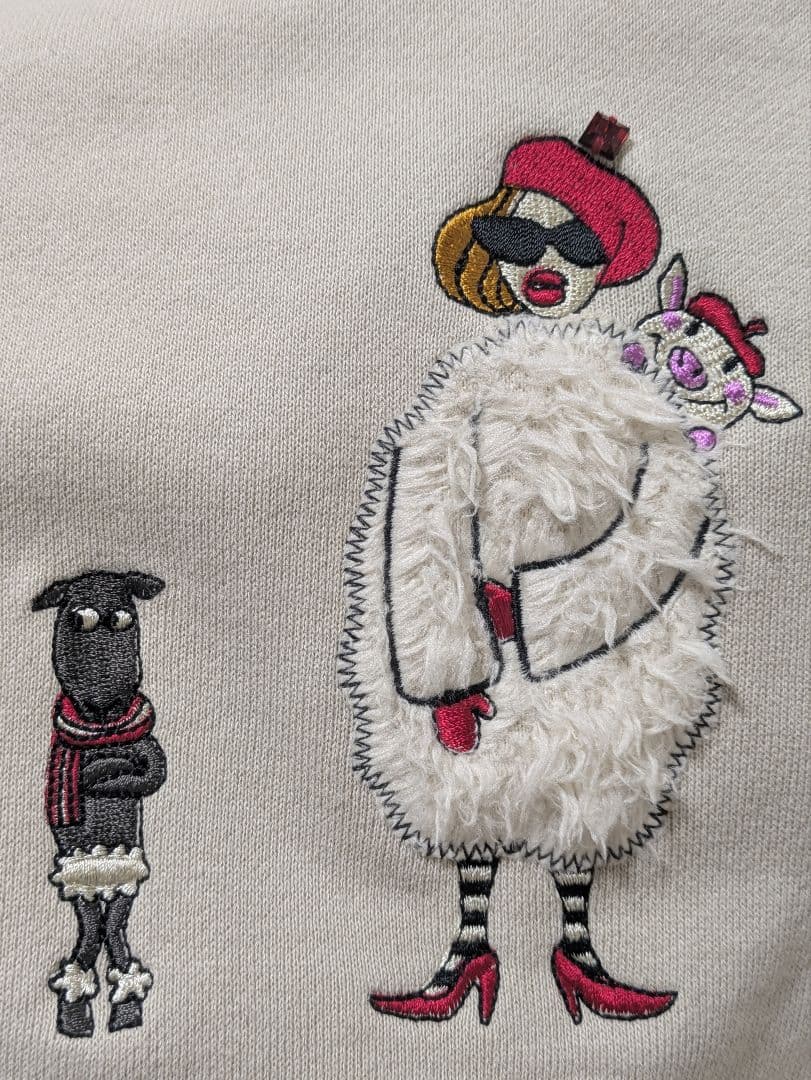 アルベロベロ♥️ぶたさん羊さん刺繍アップリケチュニック