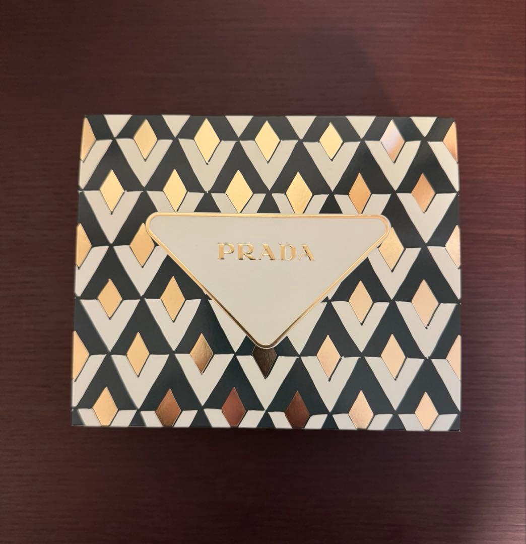 【新品未開封】PRADA パラドックス ヴァーチャル フラワー オーデパルファム