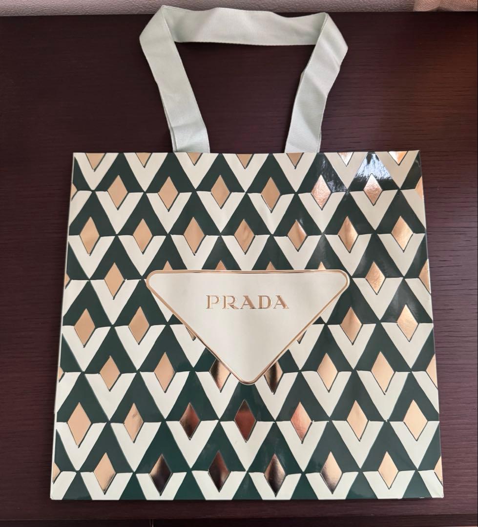 【新品未開封】PRADA パラドックス ヴァーチャル フラワー オーデパルファム