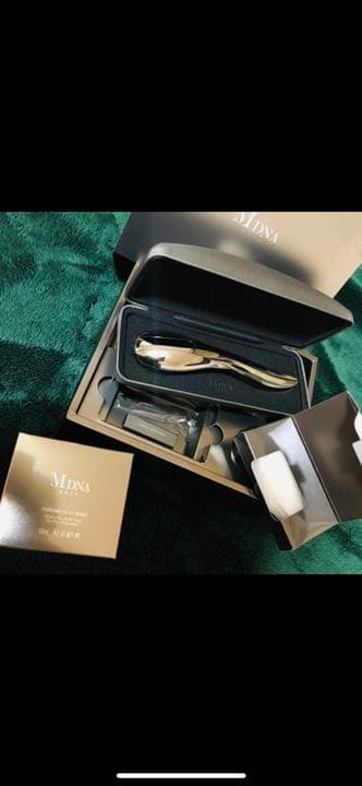 MDNA SKIN クレイ　マスク　マドンナ