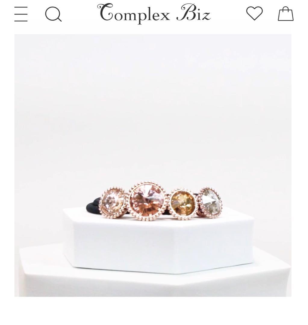 Complex Biz レディアリーストーン ポニー(ペールピンク)