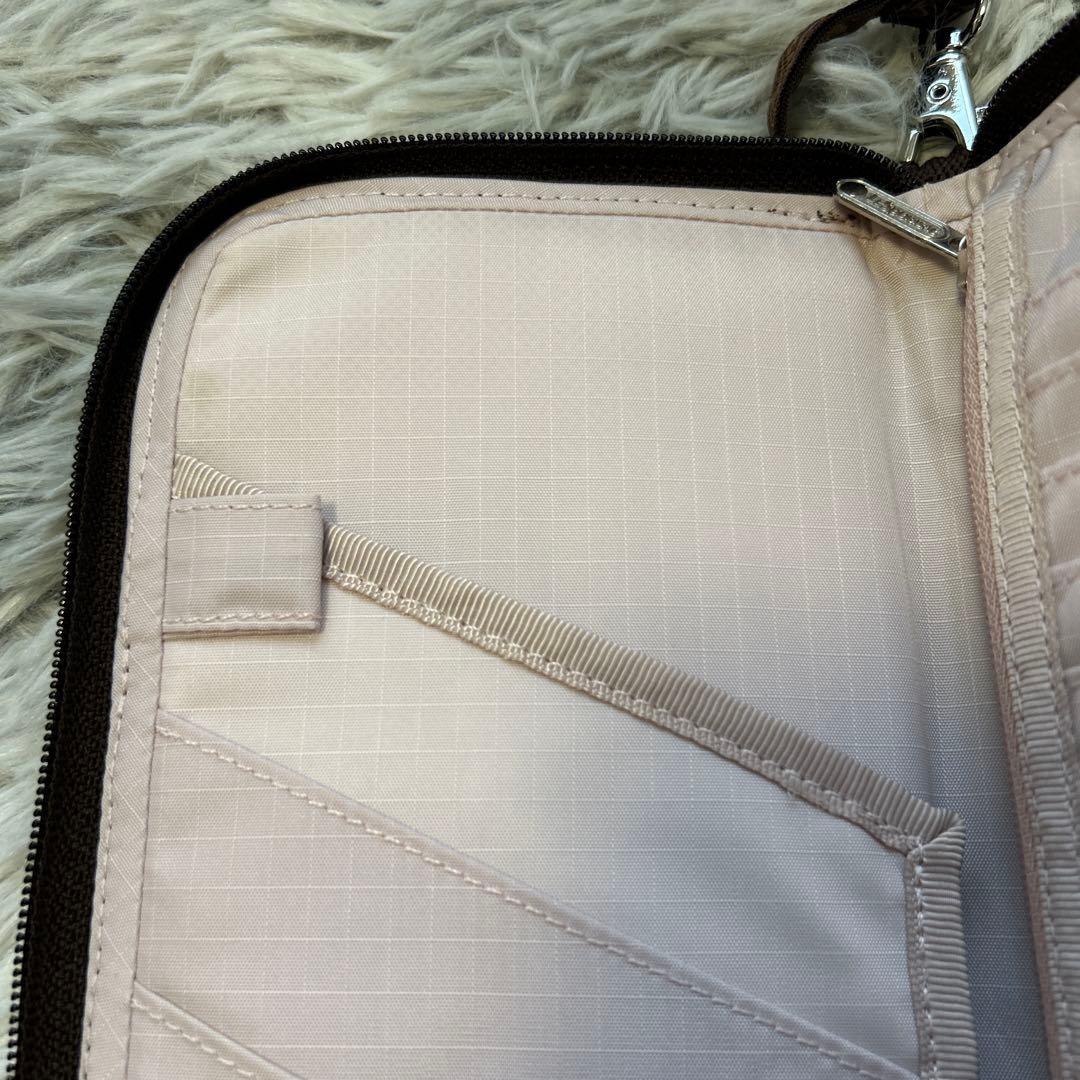 【新品】LeSportsac×ひとりっぷマルチトラベルウォレットパテントブラウン