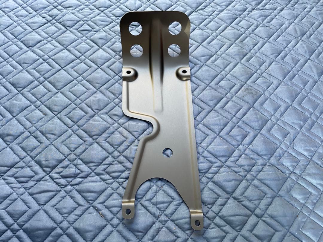 お正月限定価格 トライアンフ T120 アルミニウム製サンププレート ブラック