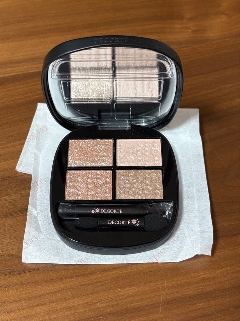 コスメデコルテ クリスマスコフレ 2025 スキンシャドウデザイニングパレット