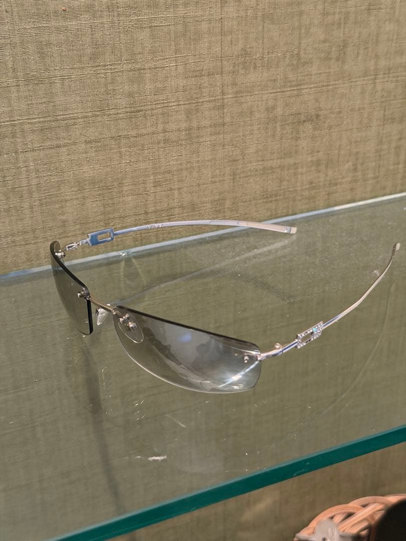 Gucci サングラス　リムレス