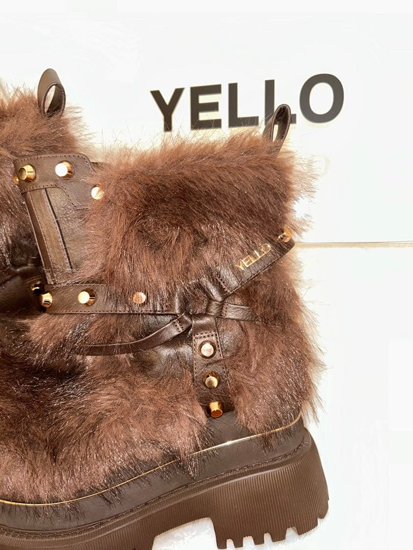 YELLOW 新作ファーブーツ【新品】