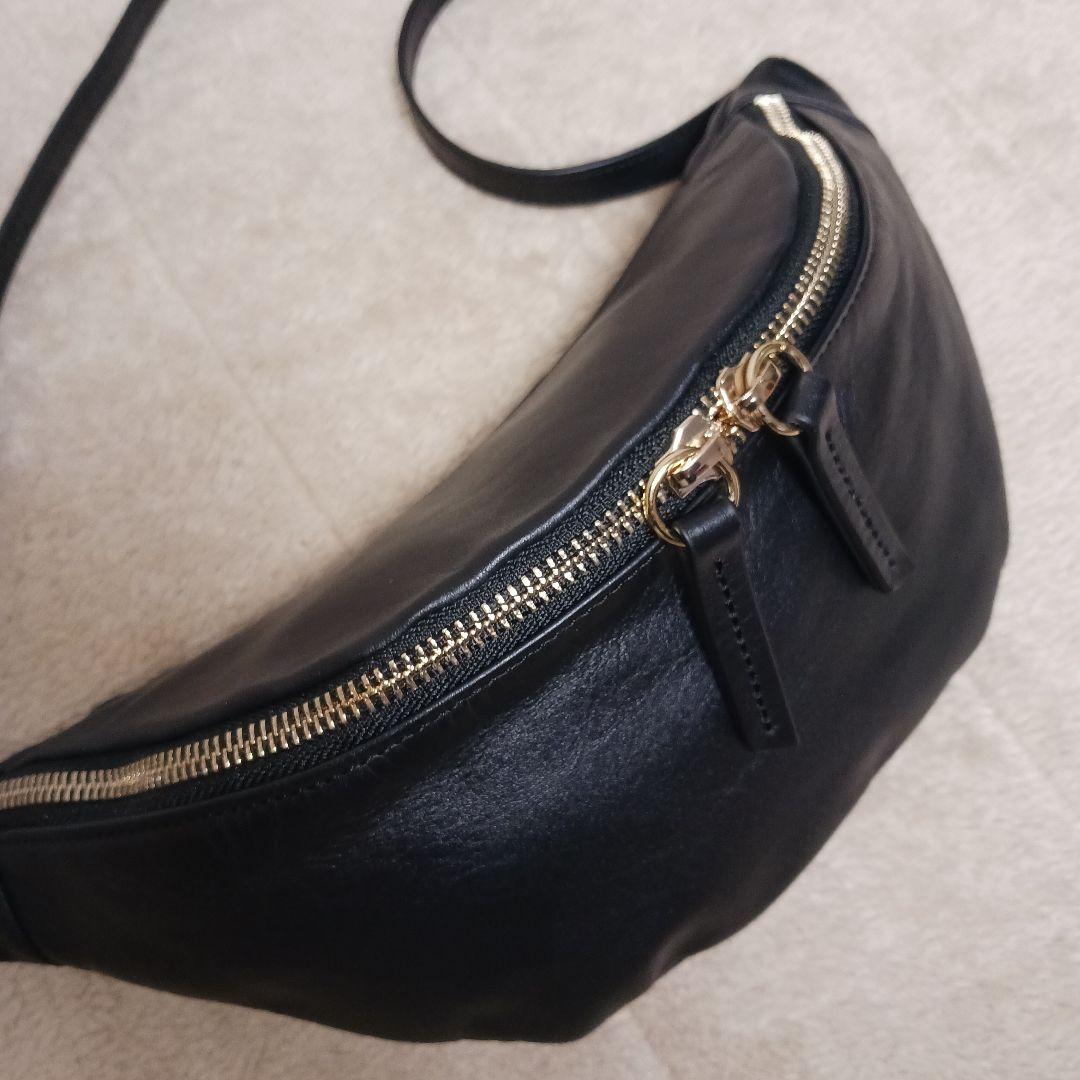 【極美品】BEARDSLEY ビアズリー 2.718牛革クロスボディバッグ 黒色