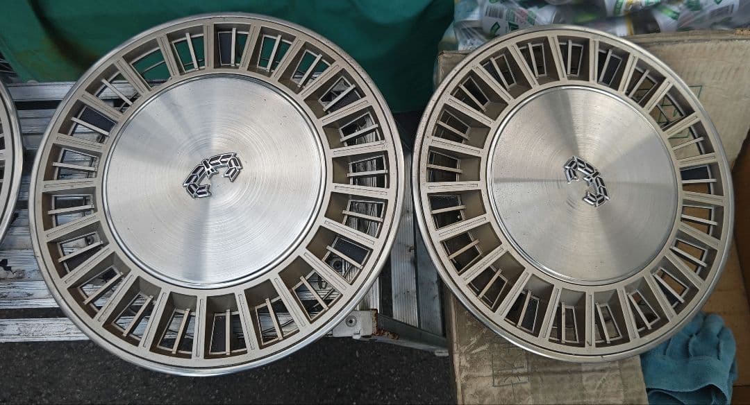 日産 ローレル 純正 ホイールキャップ ホイールカバー 4個セット 中古