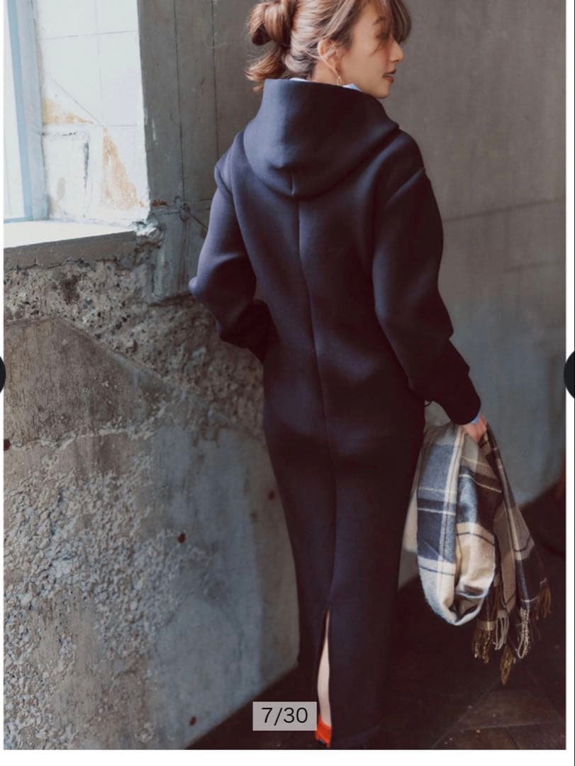 ジャスグリッティー　サイドドロストパーカーワンピース　黒　2