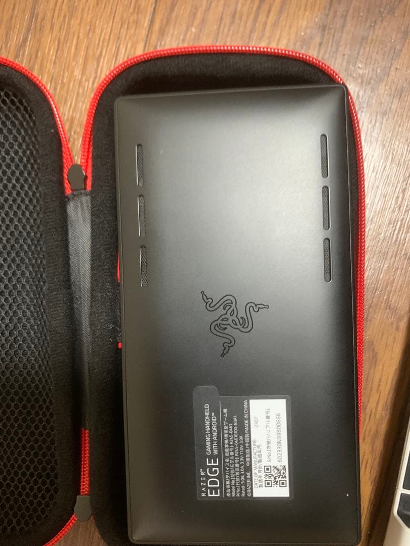 Razer Edge ゲームハンドヘルド + GameSir X2 ケース
