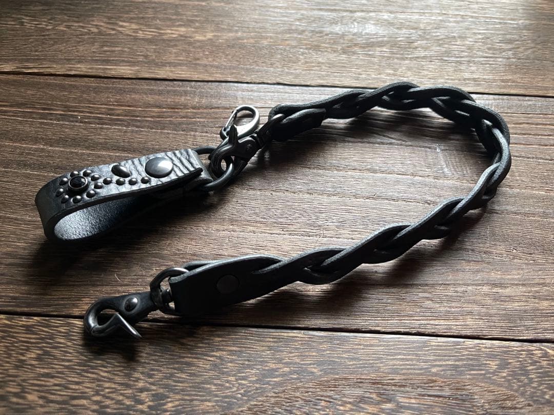 編み込みレザーウォレットコード　TYPEB シボ　黒染　HTC CALEE