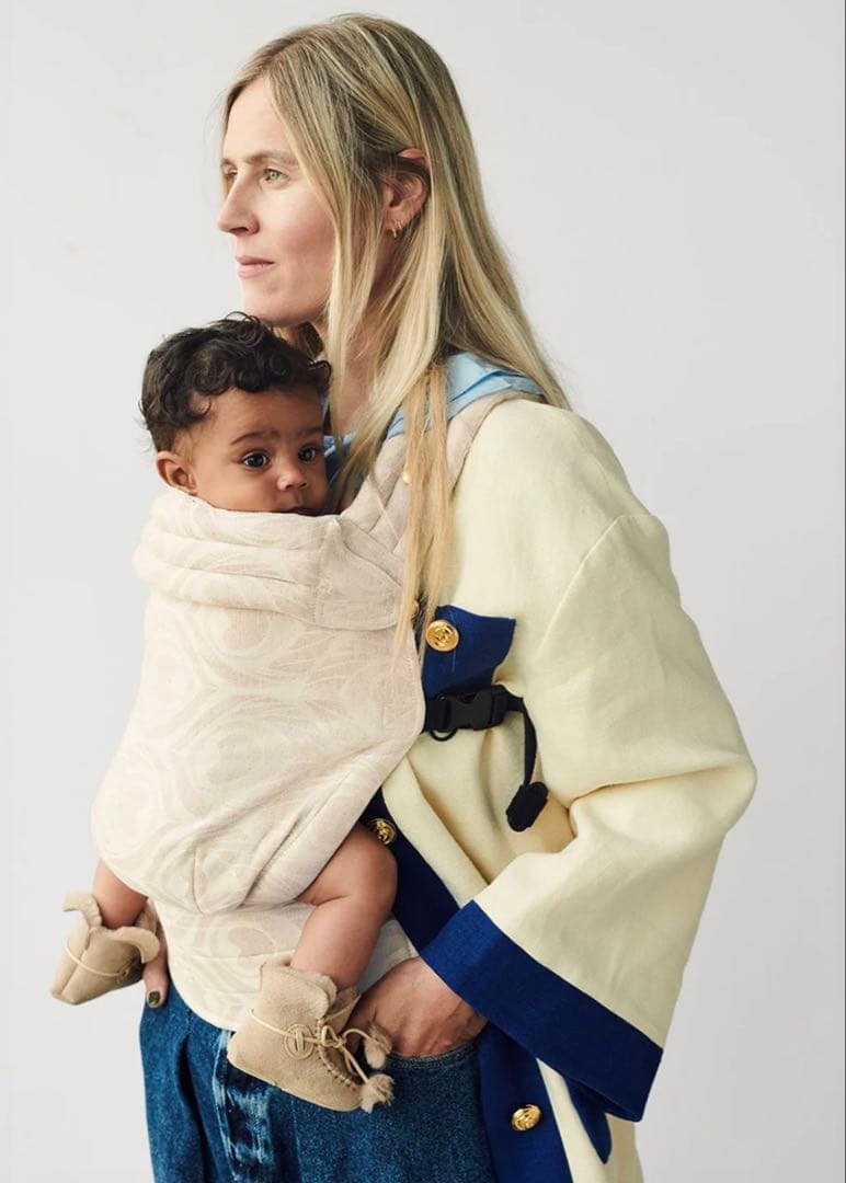 【翌日発送可】アーティポッペ　artipoppe 抱っこ紐