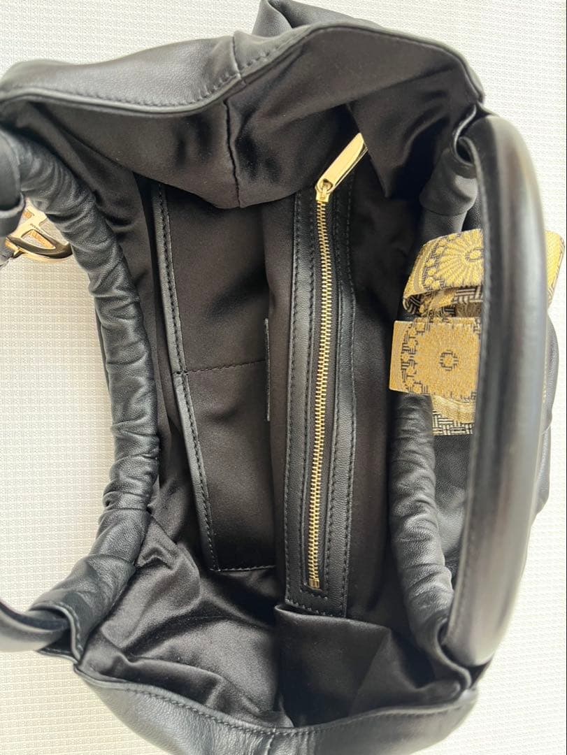 美品　ジョルジオアルマーニ　牛皮　GIORGIO ARMANI 定価30万