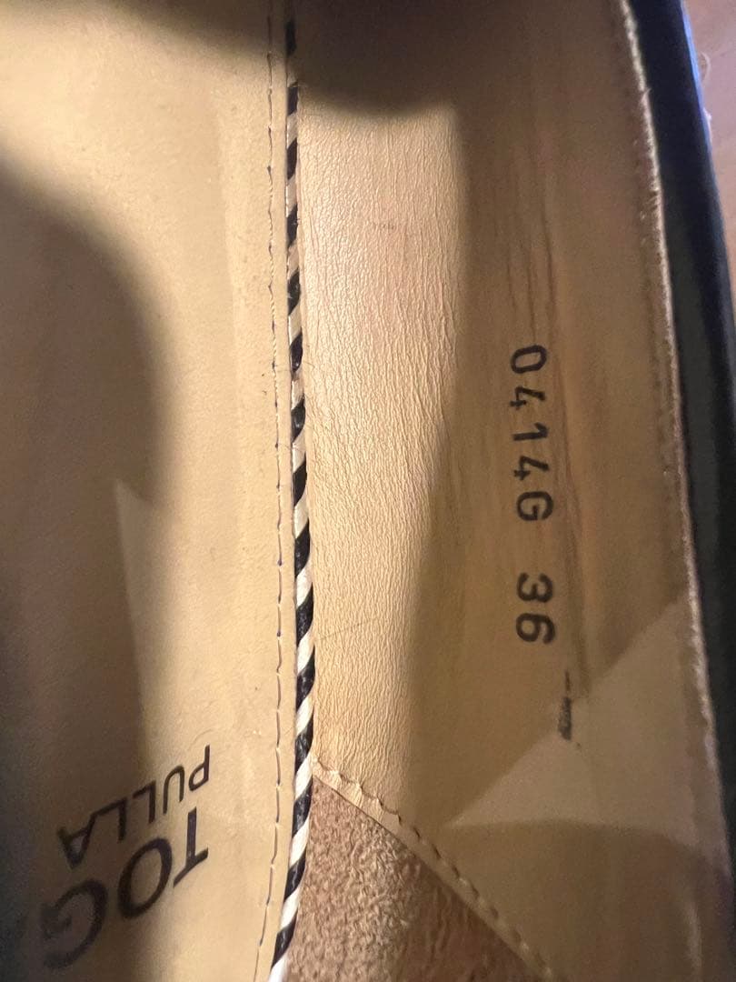 TOGA PULLA ブラックローファー フリンジ付き