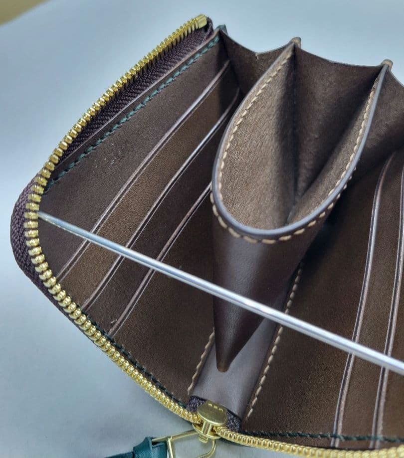 L字ファスナー財布　イタリアレザー　小銭入れ　コンパクト財布　ハンドメイド