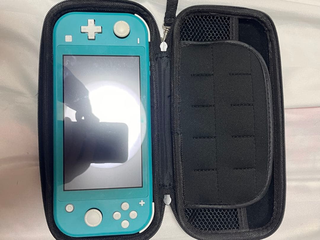 Nintendo Switch Liteターコイズリョーアイ