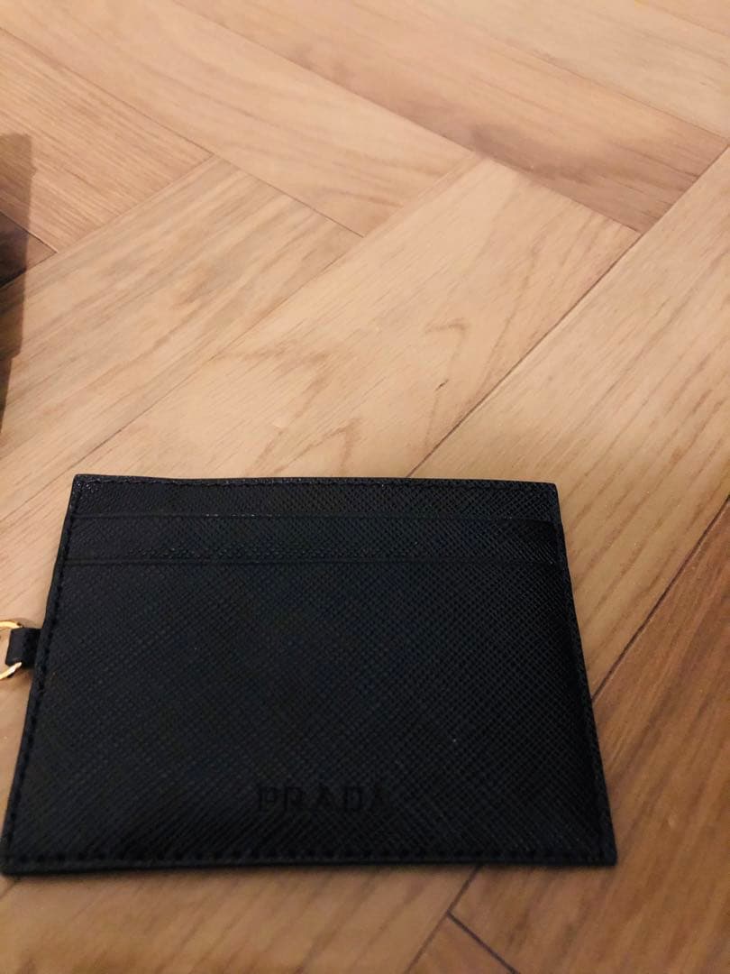 PRADA ブラック レザー 長財布
