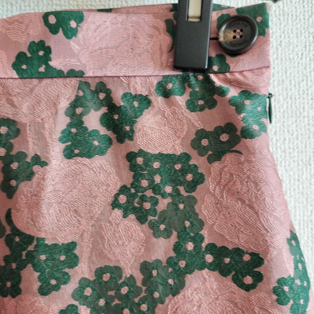 ヴィヴィアン花柄アシンメトリータイトスカート３６