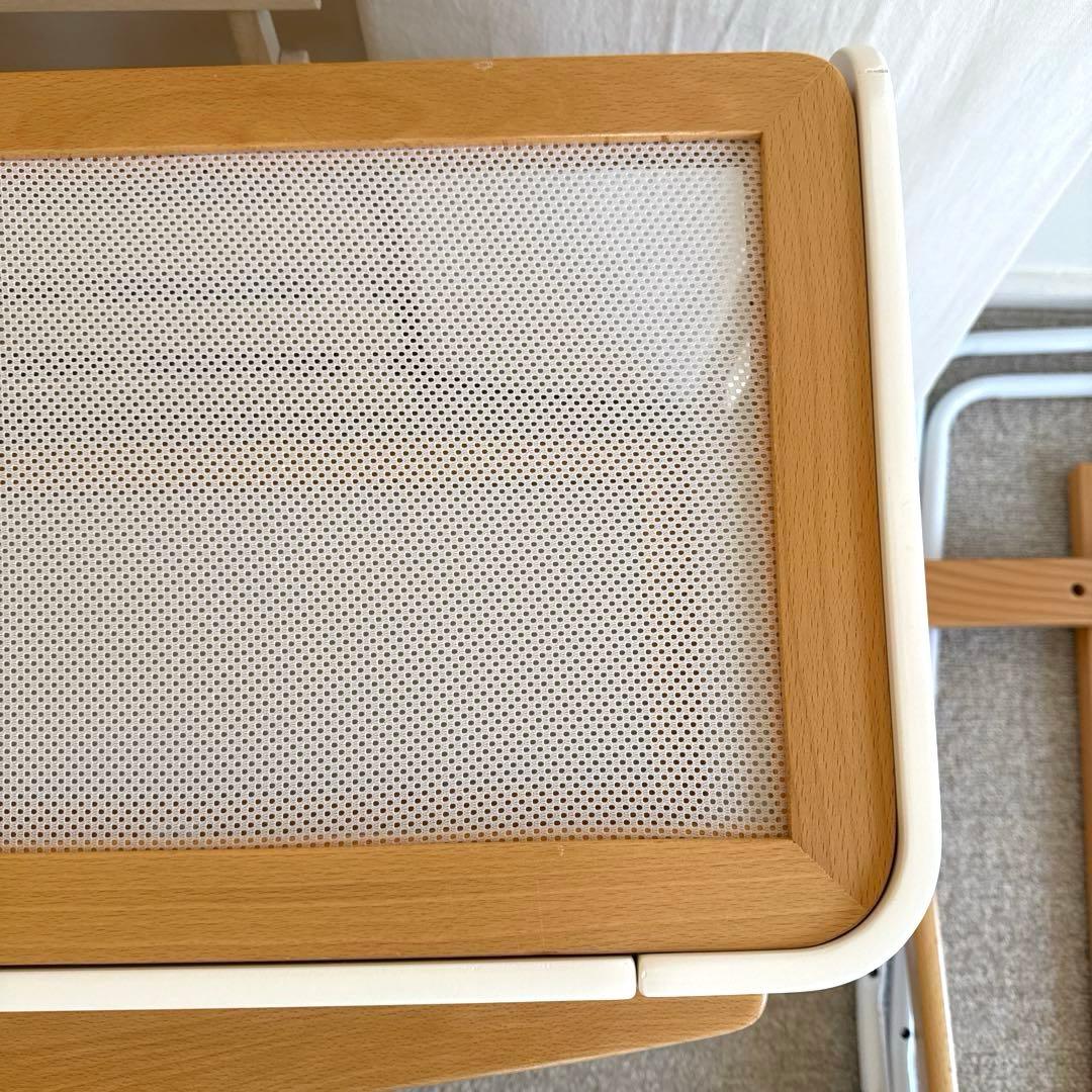 リリワゴン　木製ベビーベッド キャスター付き メッシュデザイン　ホワイト