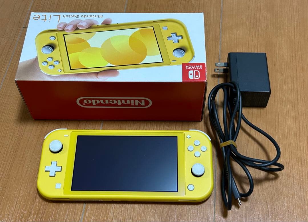 Nintendo Switch lite イエロー　本体　充電器　箱付き