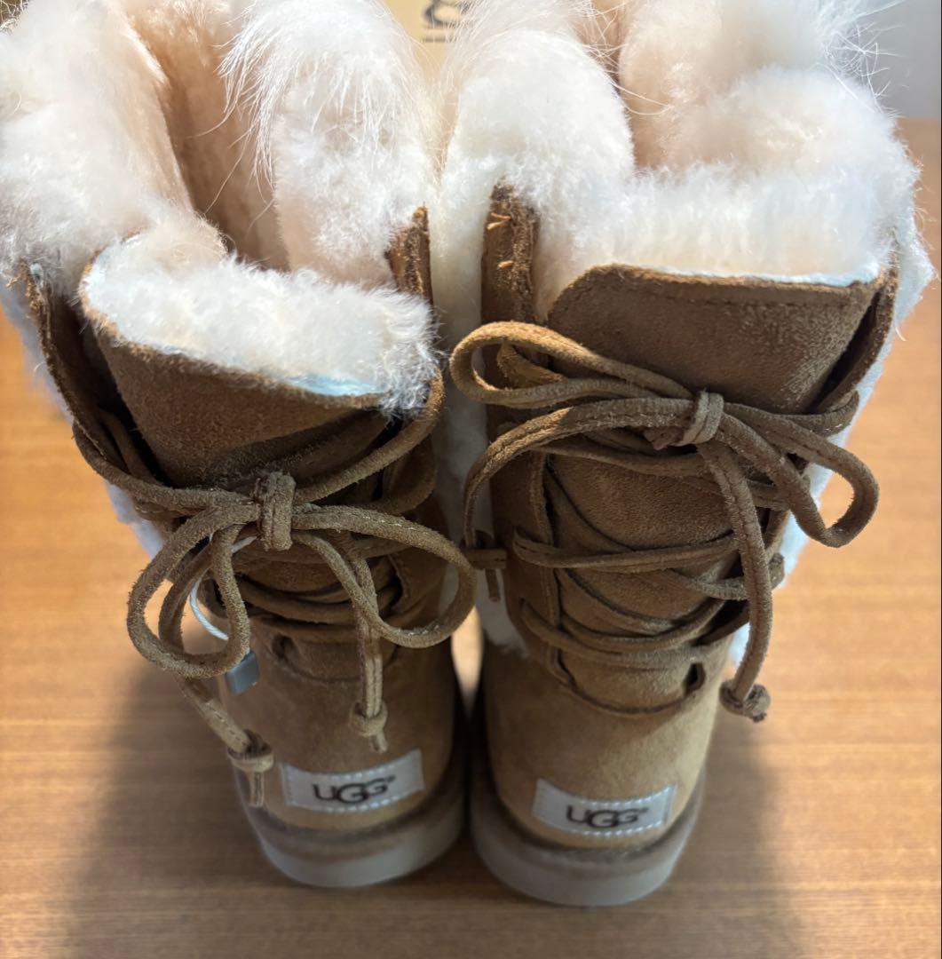 新品　UGG ブーツ 23cm ムートンブーツ　アグ　クラシックショート