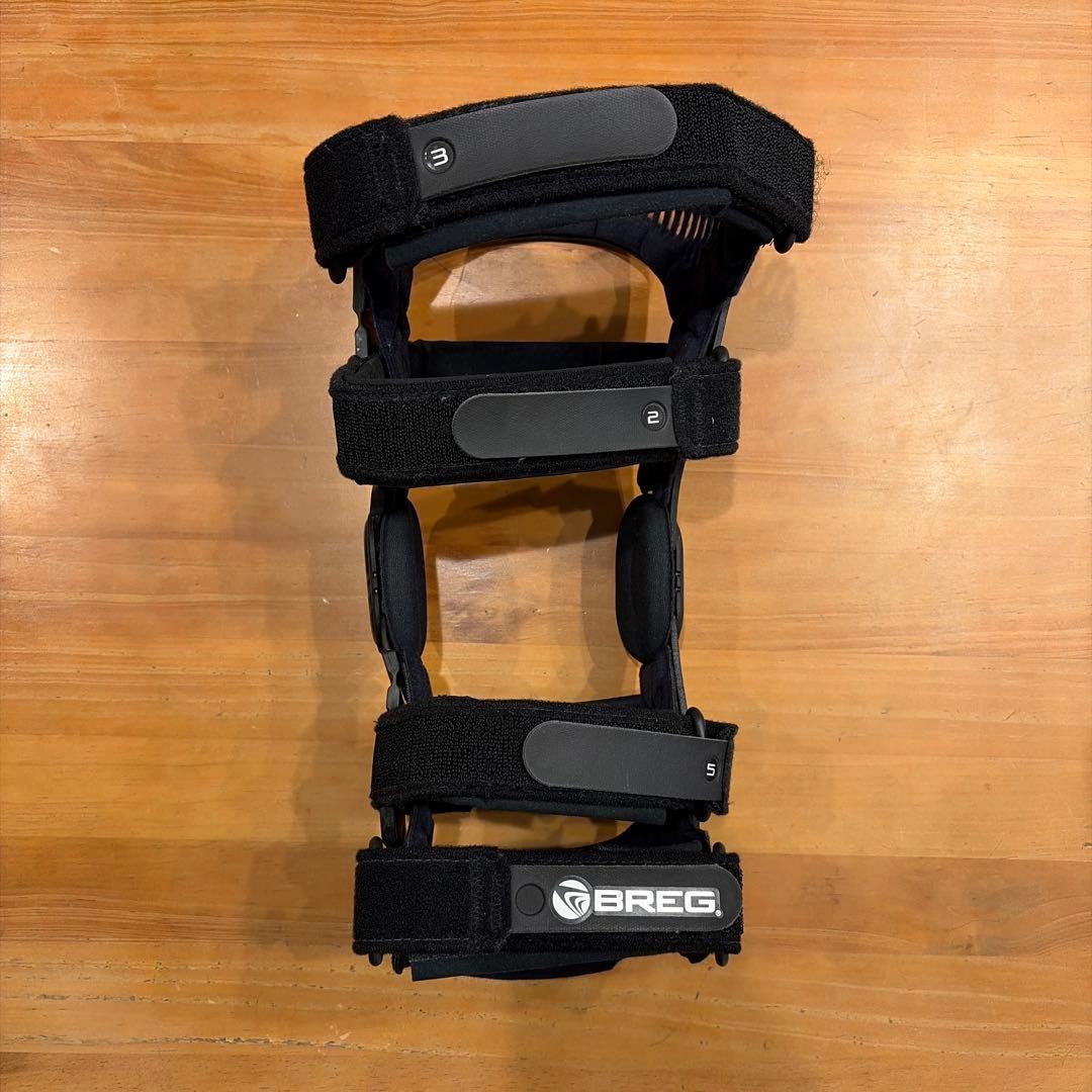 8*r様 【プレゼントあり】BREG FUSION 右膝用 装具 前十字靭帯