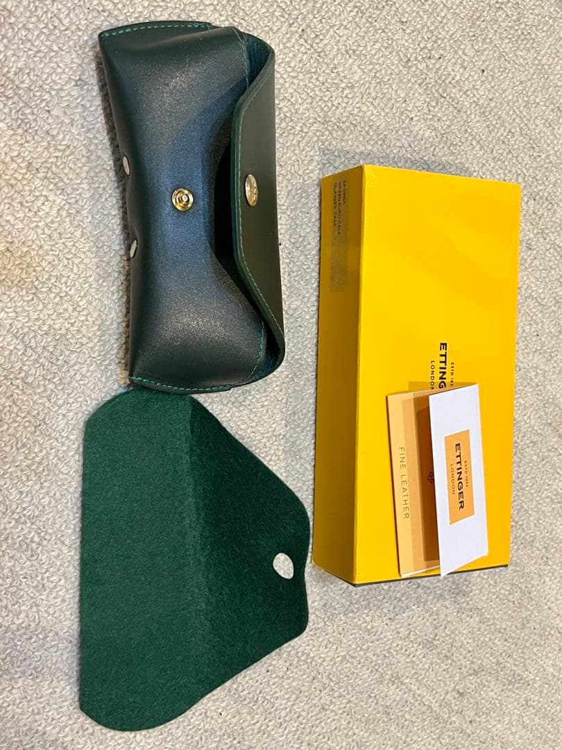 期間限定値下げ　送料込み　美品　箱付き　Ettinger グリーン メガネケース