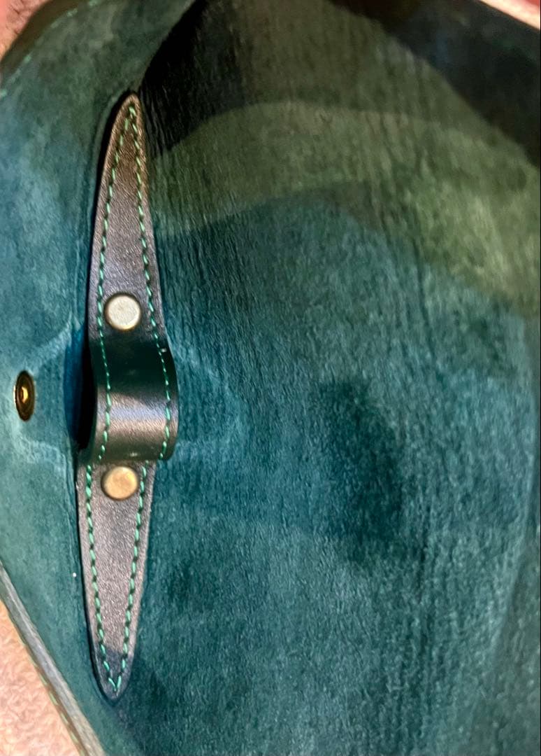 期間限定値下げ　送料込み　美品　箱付き　Ettinger グリーン メガネケース